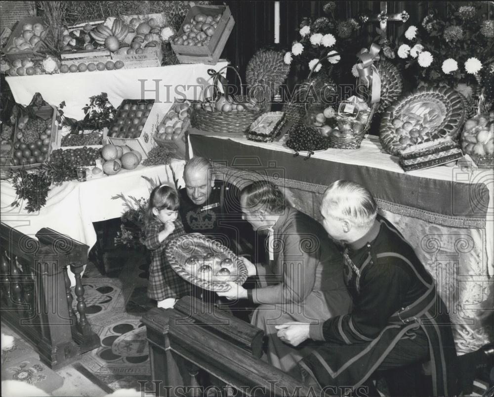 1970 Press Photo Harvest Thanksgiving in the Chapel Royal in the Tower of London - Historic Images