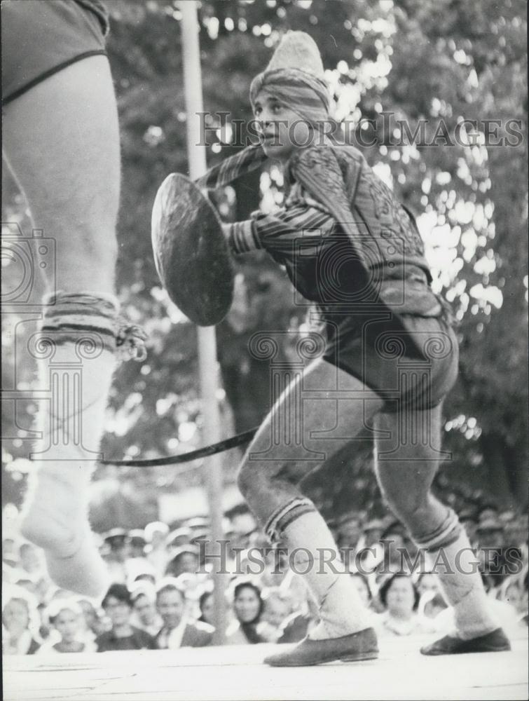Press Photo Turkish Sword and Shield Dancers, Iznik Grape Festival - Historic Images