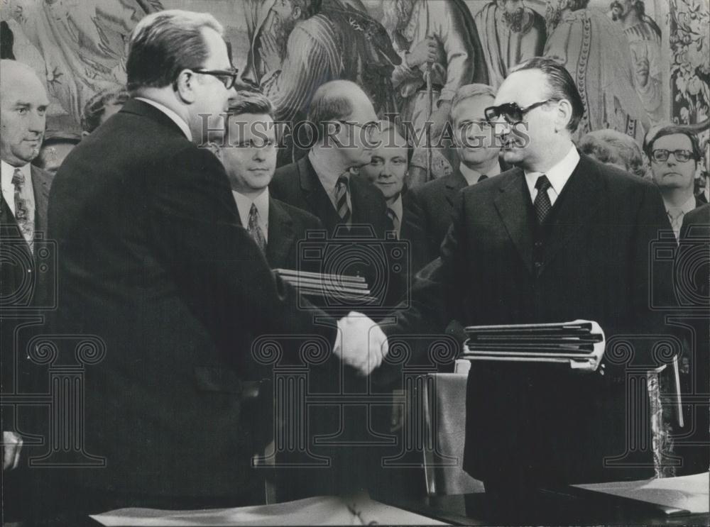 Press Photo State Secretaries Michael Kohl and Egon Bahr - Historic Images