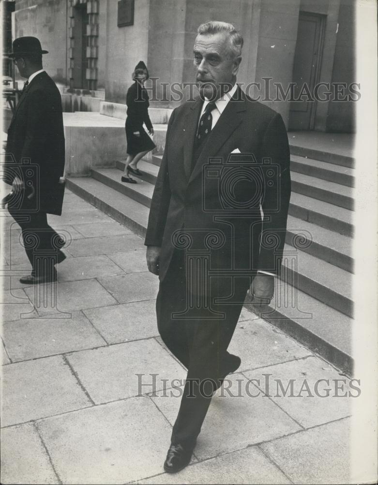 1965 Press Photo Earl Mountbatten ,at the Defence Ministry - Historic Images