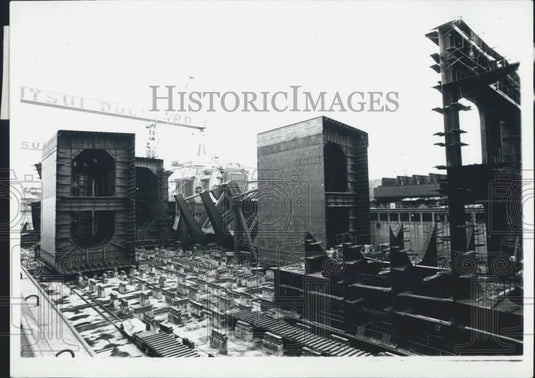 1977 Press Photo Tankers Built In Mitsui Engineering & Shipbuilding Co.-Lotus - Historic Images
