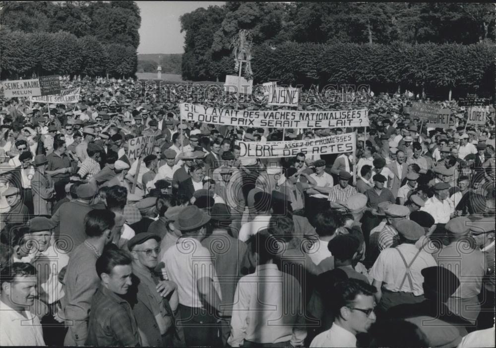 1961 Press Photo Farmers demonstrations spread in France - Historic Images