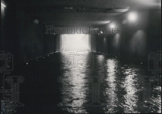 Press Photo Paris Embankments Flooded - Historic Images