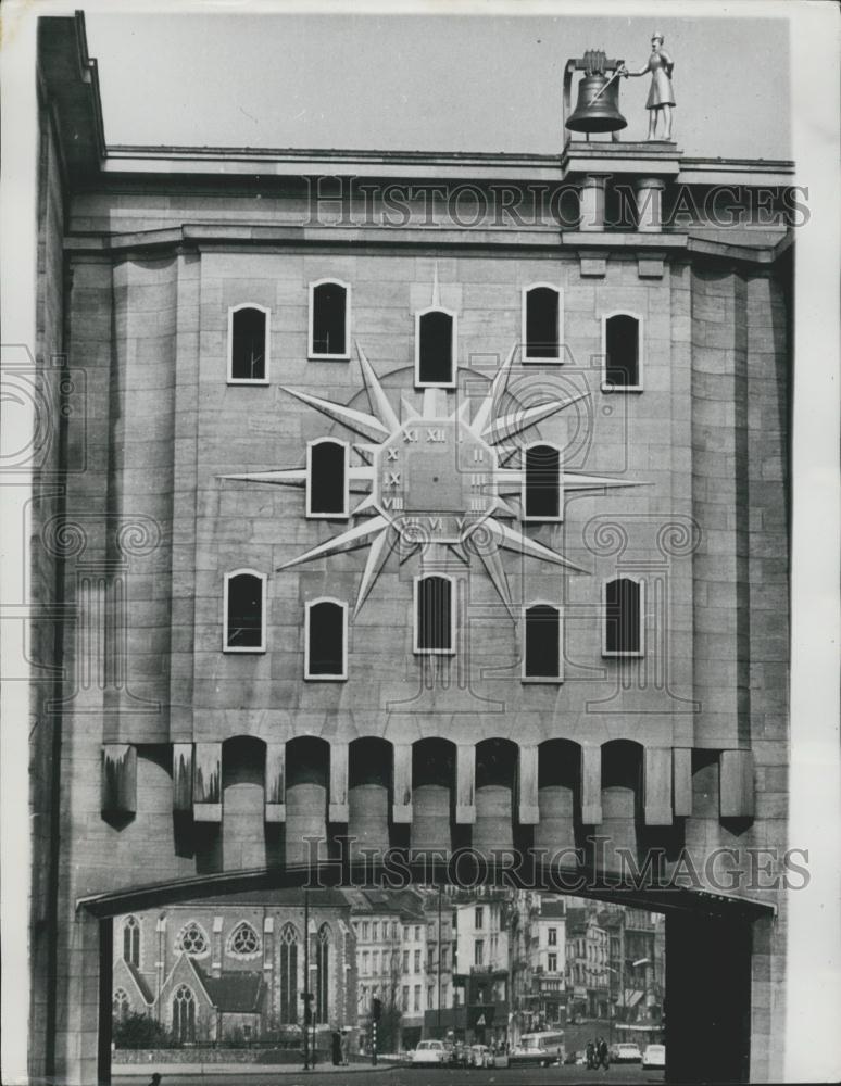 1965 Press Photo Bell Ringer, Handless Clock, Palai Des Congres, Brussels - Historic Images