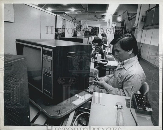 Press Photo Matsushita's Panasonic color T.V. plant, Osaka, Japan - Historic Images