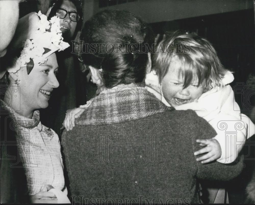 1968 Press Photo Princess Margaret &amp; Miss Noreen O&#39;Brien &amp; baby Sharon - Historic Images