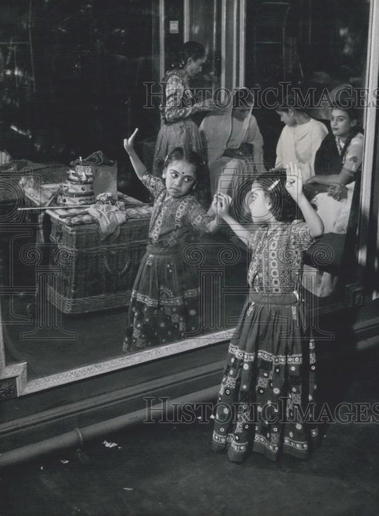 Press Photo Nargis Chowdhury, Pakistan Ballet - Historic Images