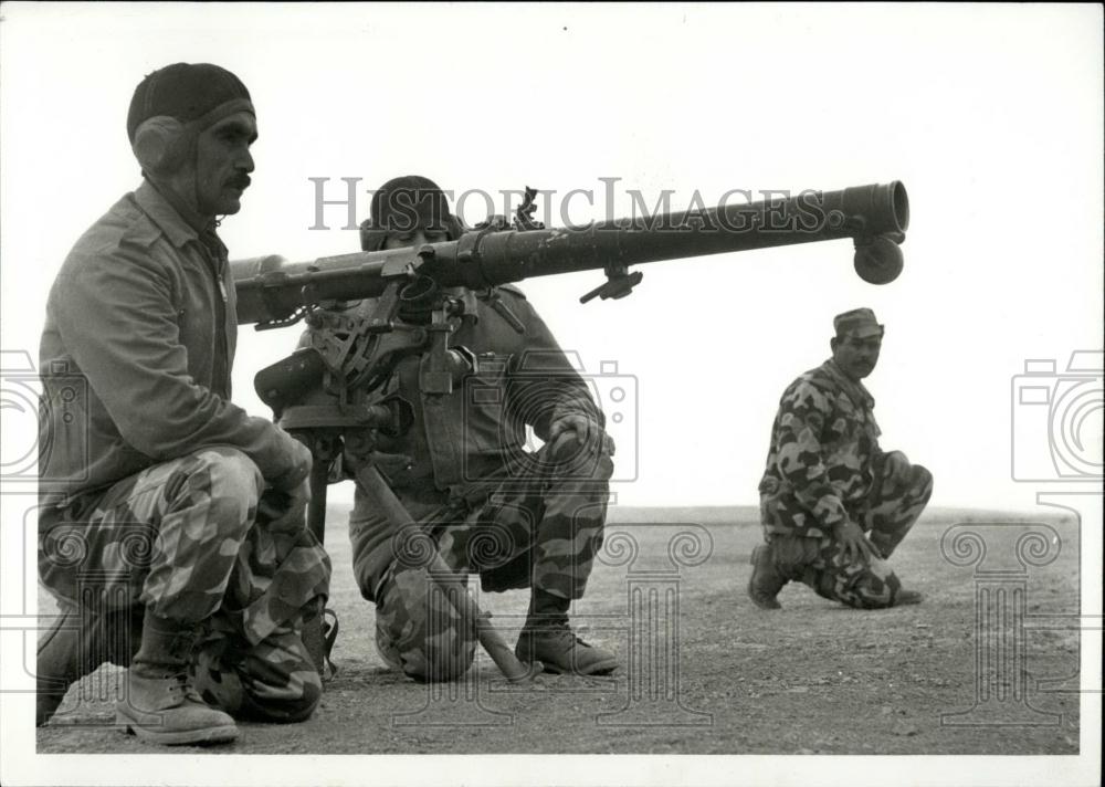 Press Photo PLO Members Firing From 106 MM Gun During Maneuvers - Historic Images