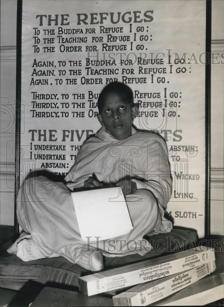 Press Photo 14 year old priest studies tenets of Buddha - Historic Images