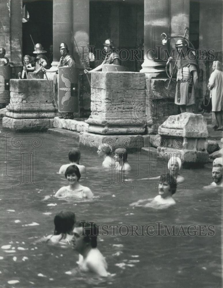 1977 Press Photo Nine Roman Heritage Trials Soldiers Members Of Eriane St Guard&quot; - Historic Images