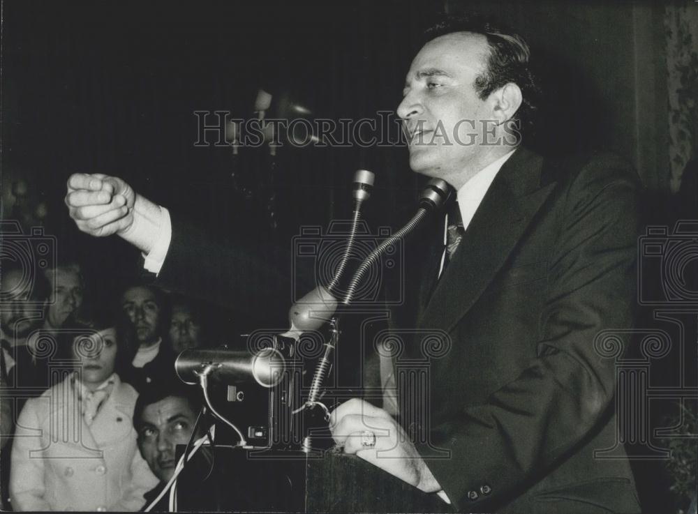 1976 Press Photo Lawyer George Kamateros - Historic Images