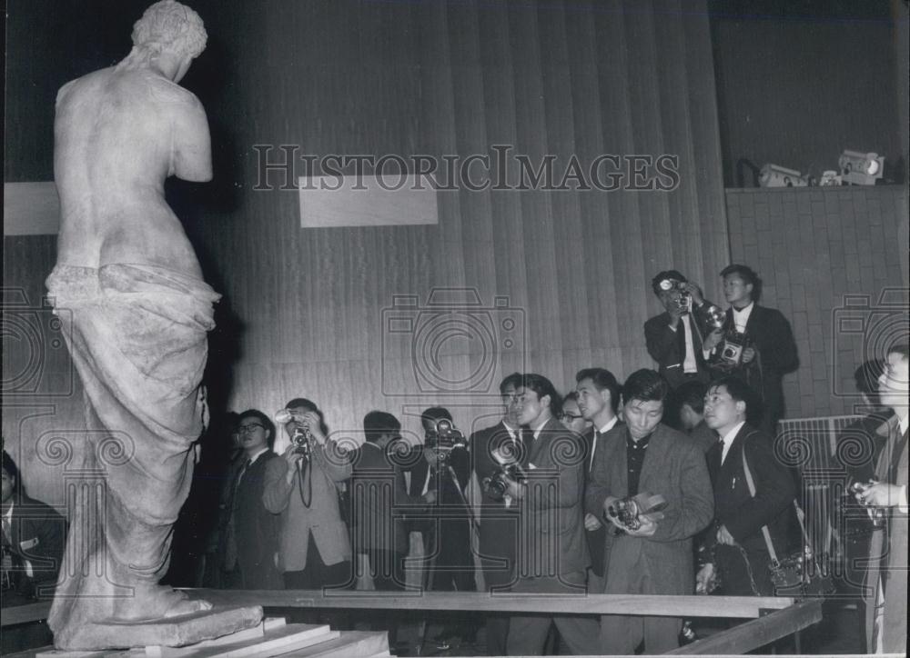 Press Photo Japanese Press Meet Venue: Venus De Milo - Historic Images