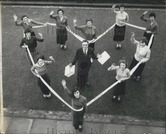1960 Press Photo Brides-to-Be Throw Heart around Their "Cupid" Mr. William Wicks - Historic Images
