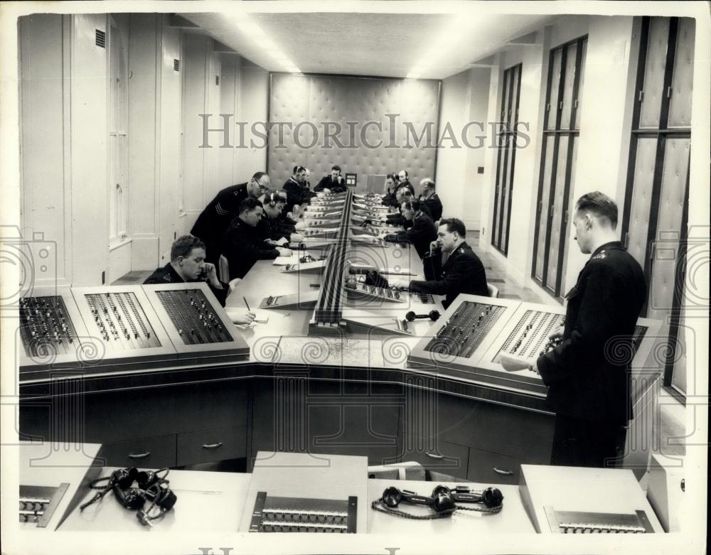 1956 Press Photo Scotland Yard&#39;s New Information Room - Historic Images