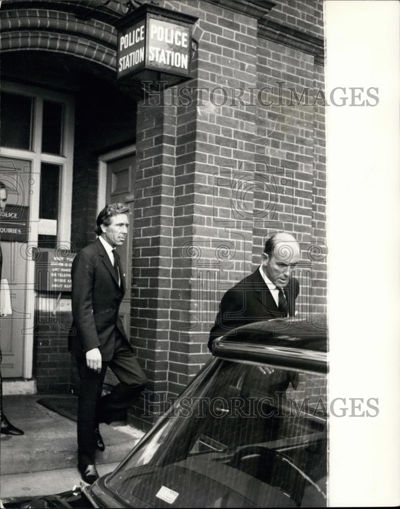 1971 Press Photo Lord Snowdon Prosecution Ray Bellisario Photographer Court - Historic Images
