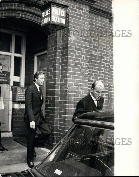 1971 Press Photo Lord Snowdon Prosecution Ray Bellisario Photographer Court - Historic Images