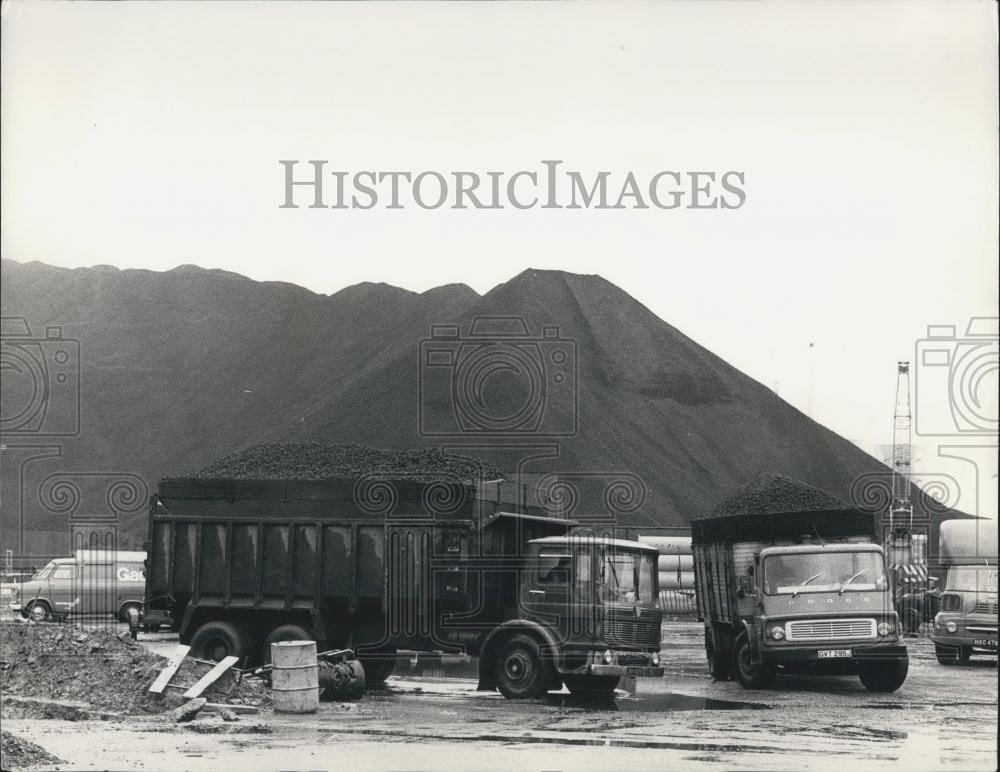 1974 Press Photo Start Of The Miner's Strike - Historic Images