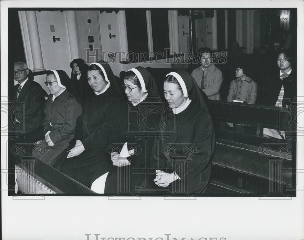 1980 Press Photo Christmas Mass in Shukayawa Japan - Historic Images