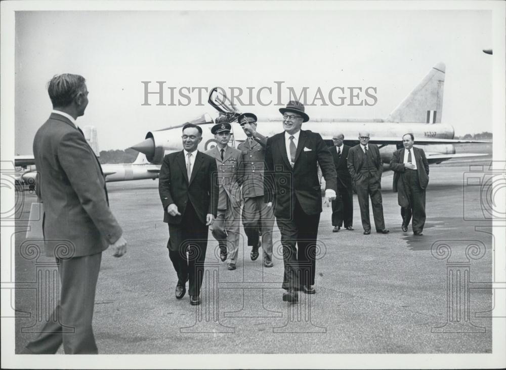 1959 Press Photo Canadian Hon George Pearkes - Historic Images