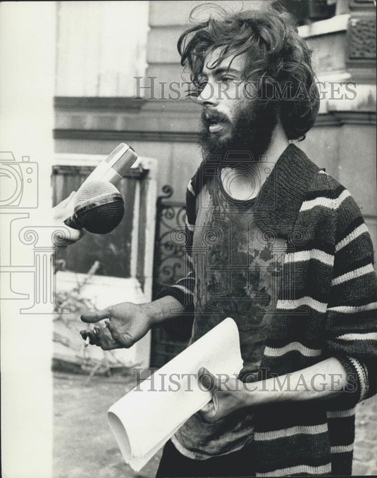 1969 Press Photo Dr. John Leader Of Hippie Sqatters In London Speaks To Press - Historic Images