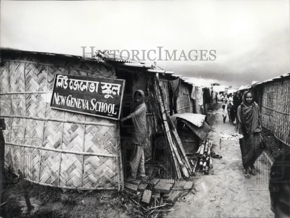 1972 Press Photo Bihari Minority in Bangladesh School - Historic Images