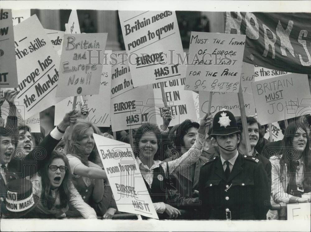 1971 Press Photo Youth for Europe&quot; rally&quot; - Historic Images