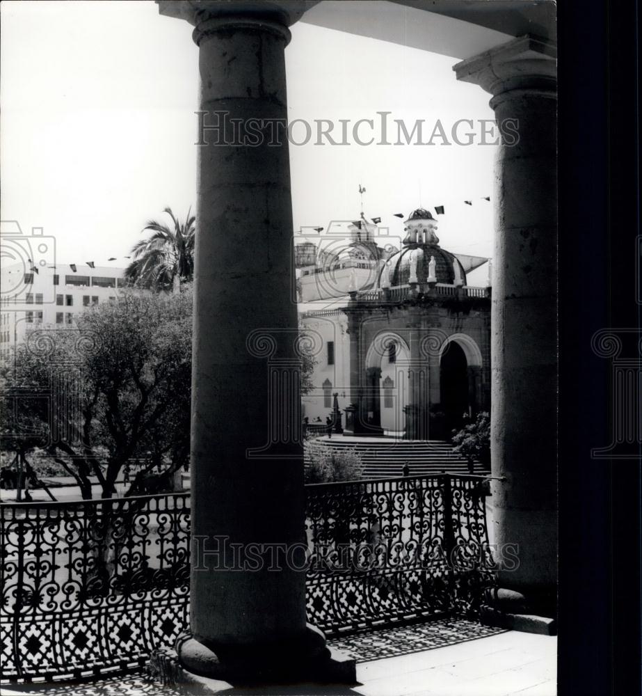 Press Photo Government Palace and Metro Cathedral in Quito, Ecuador - Historic Images