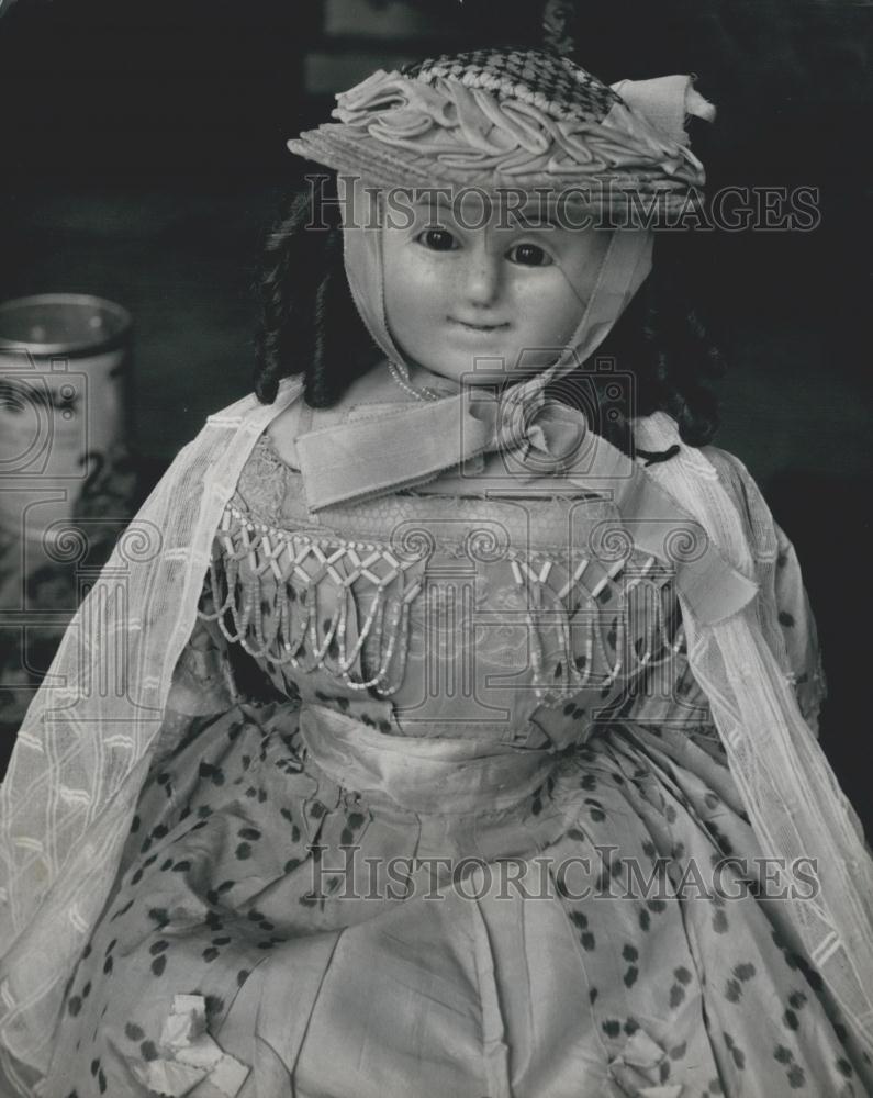 Press Photo Lourisa Doll From Mrs De Clifford's Collection - Historic Images