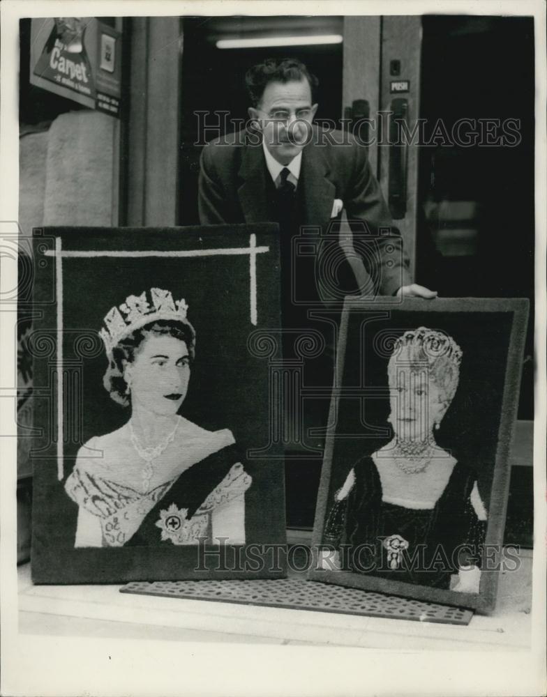 1953 Press Photo Carpet Portraits of the Queen and Queen Mary - Historic Images