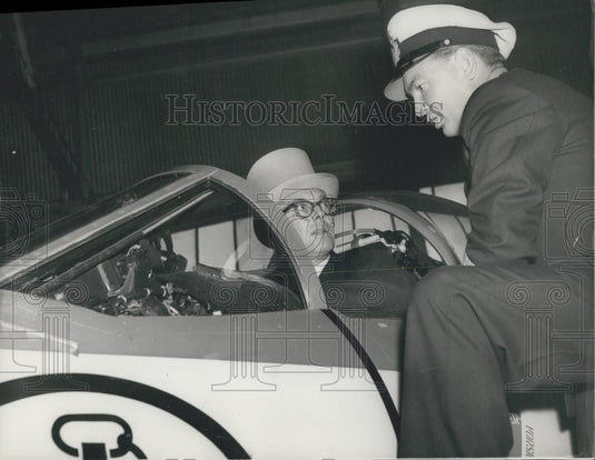 1958 Press Photo German Amb Herr Von Herwarth, in the cockpit of a Sea Hawk - Historic Images