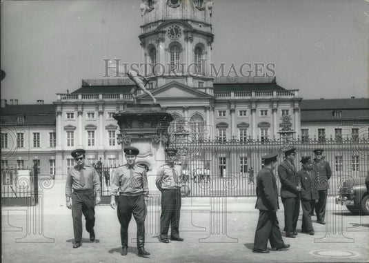 1962 Press Photo Russian officers visits West-Berlin - Historic Images
