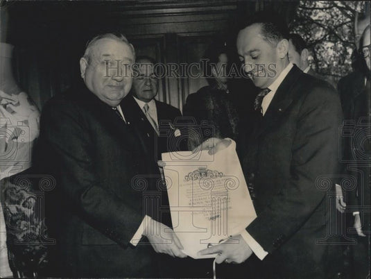 1958 Press Photo Ex-Swedish Consul Nordling Made Honorary Of Paris - Historic Images