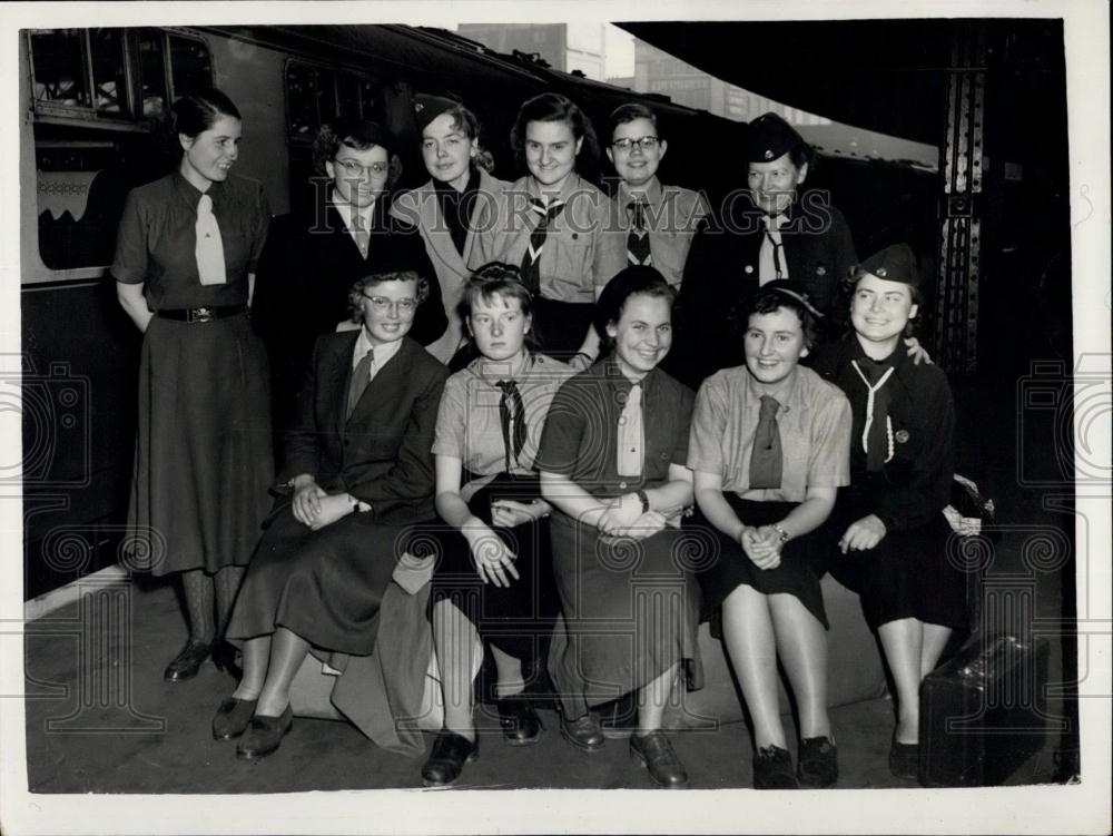 1953 Press Photo Girl Guide Leaders Arrive From Germany Invited By Girl Scouts - Historic Images