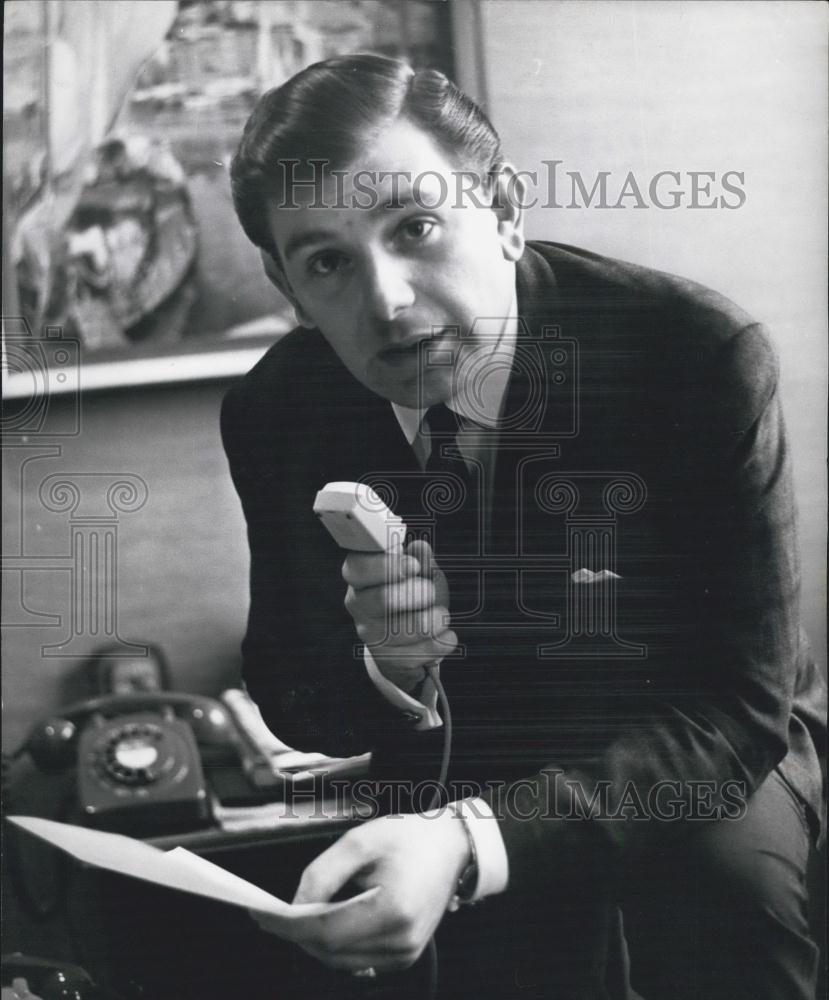 Press Photo Pictured in his office yesterday is Gerald Ronson - Historic Images