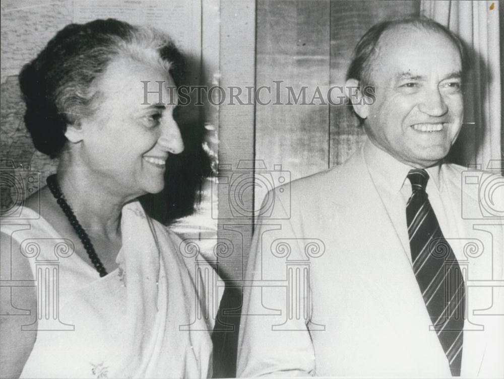 1981 Press Photo Mrs.Indira Gandhi Prime Minister India &amp; Mr Cheysson of France - Historic Images