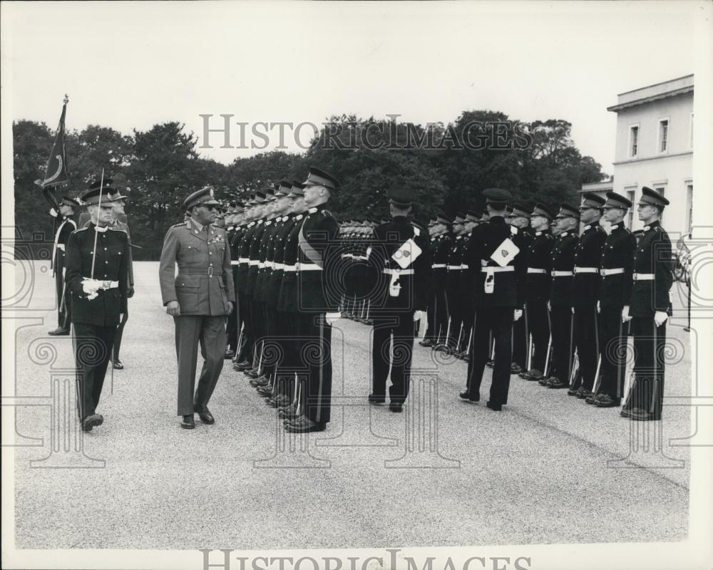 1954 Press Photo General Sir Kiran Shamsher Jung Bahadur Rana K.B.E. Commander - Historic Images