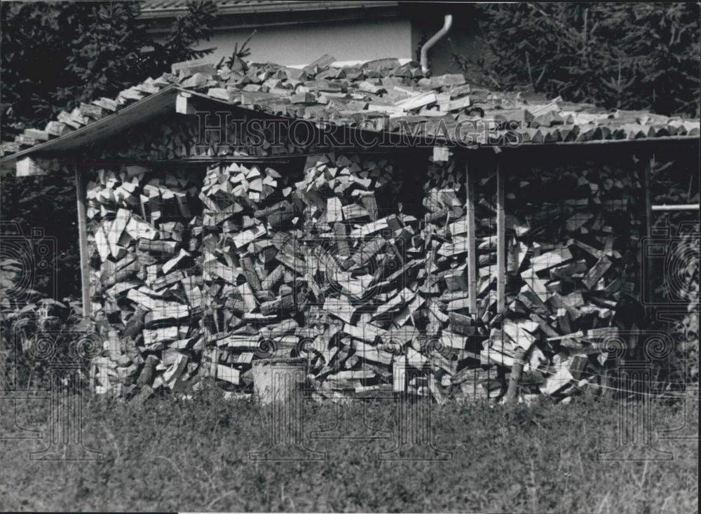 1987 Press Photo A stocked full woodshed - Historic Images