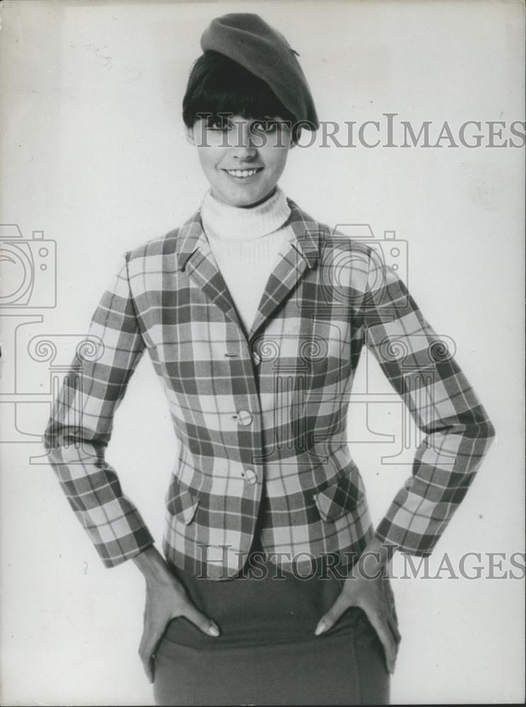 1967 Press Photo Tailored Suit by Warner David - Historic Images