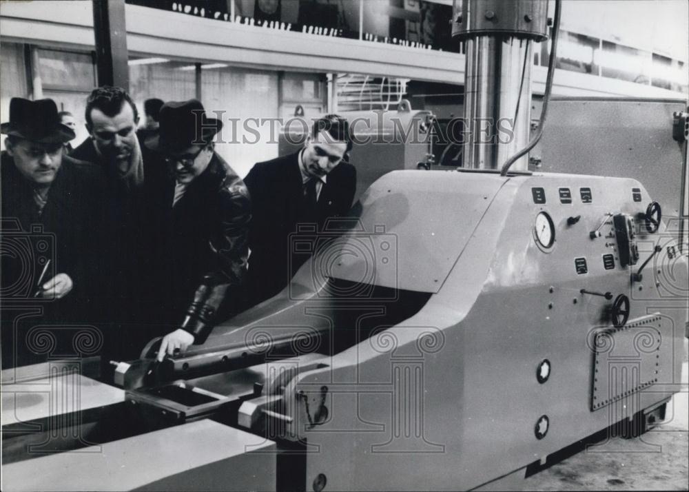 1960 Press Photo Factory Equipment, Zemag, East Germany, Leipzig Spring Fair - Historic Images