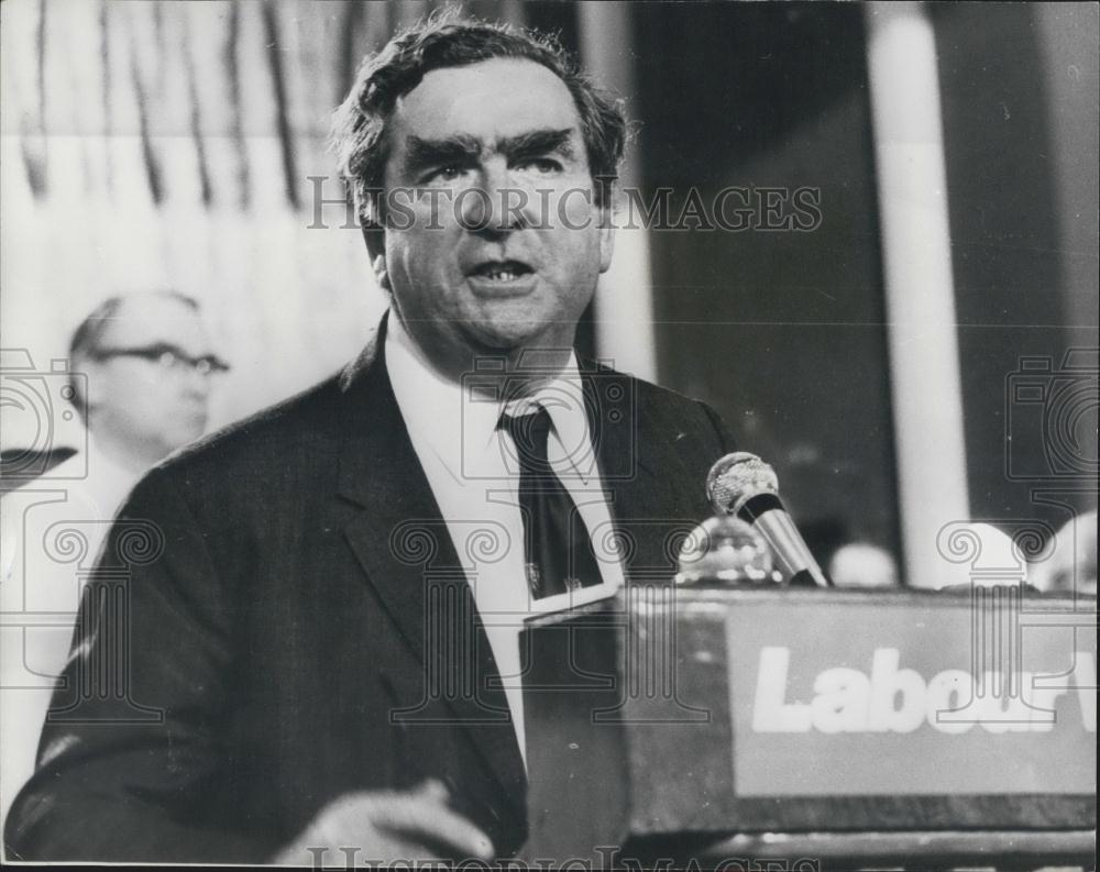 1976 Press Photo Mr. Denis Healey, the Chancellor of the Exchequer, - Historic Images