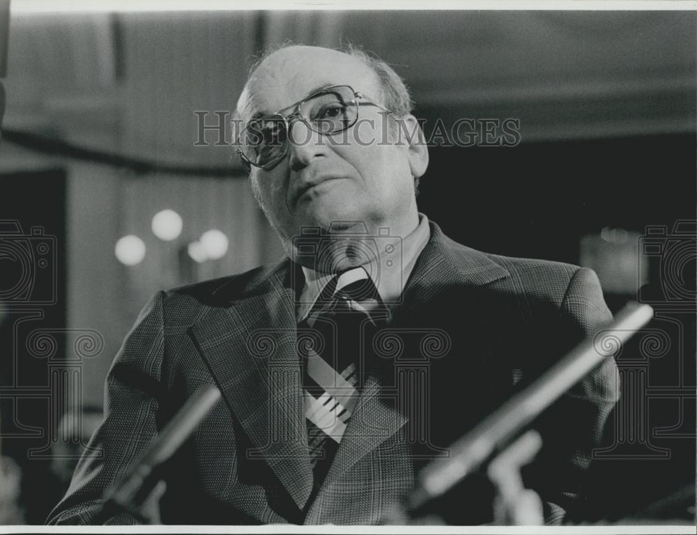 Press Photo Samuel A. Dachowitz, accountant for Bernard Bergman, - Historic Images