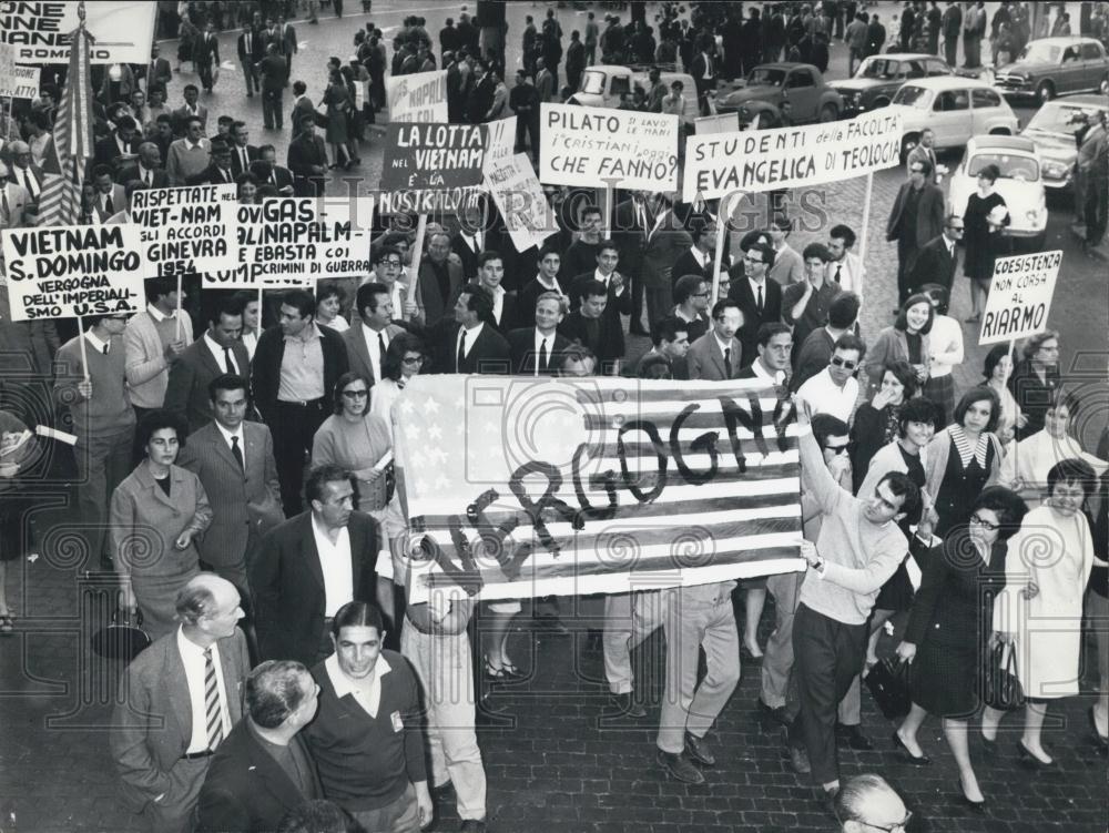 1965 Press Photo Communist-led ''Peace March'' - Historic Images