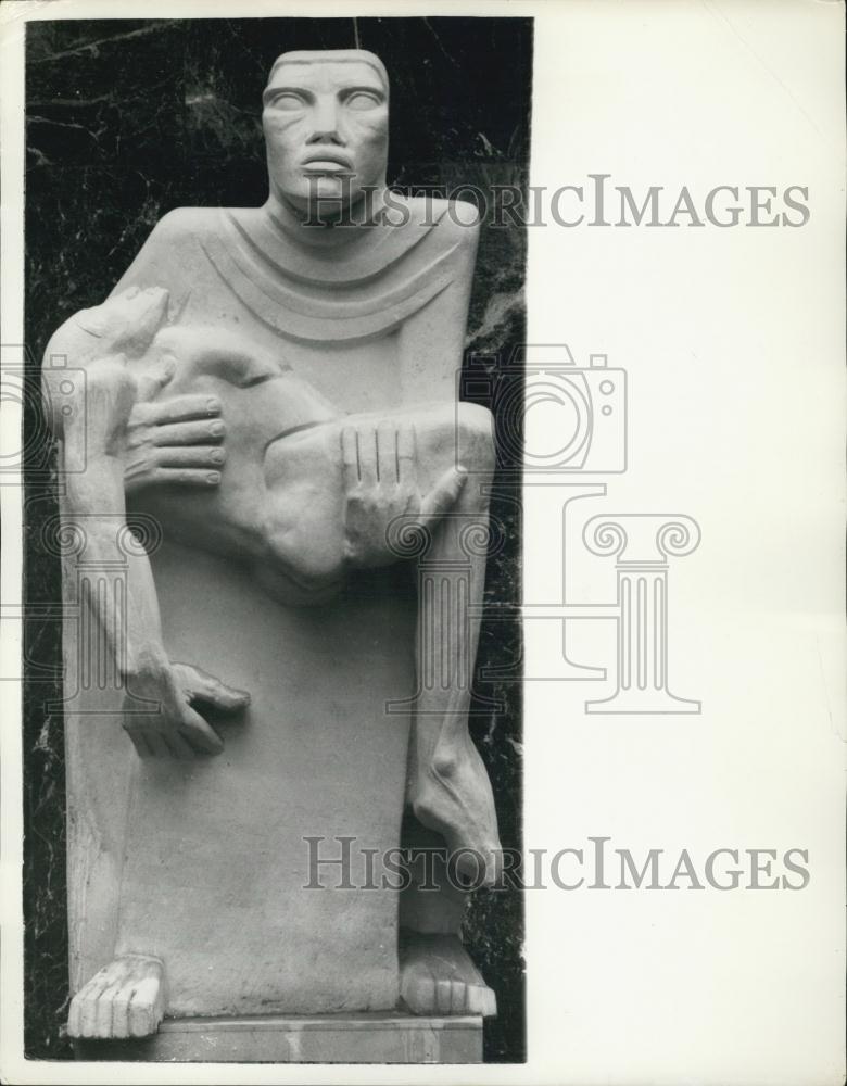 1958 Press Photo New Statue at Congress House By Sir Jacob Epstein - Historic Images