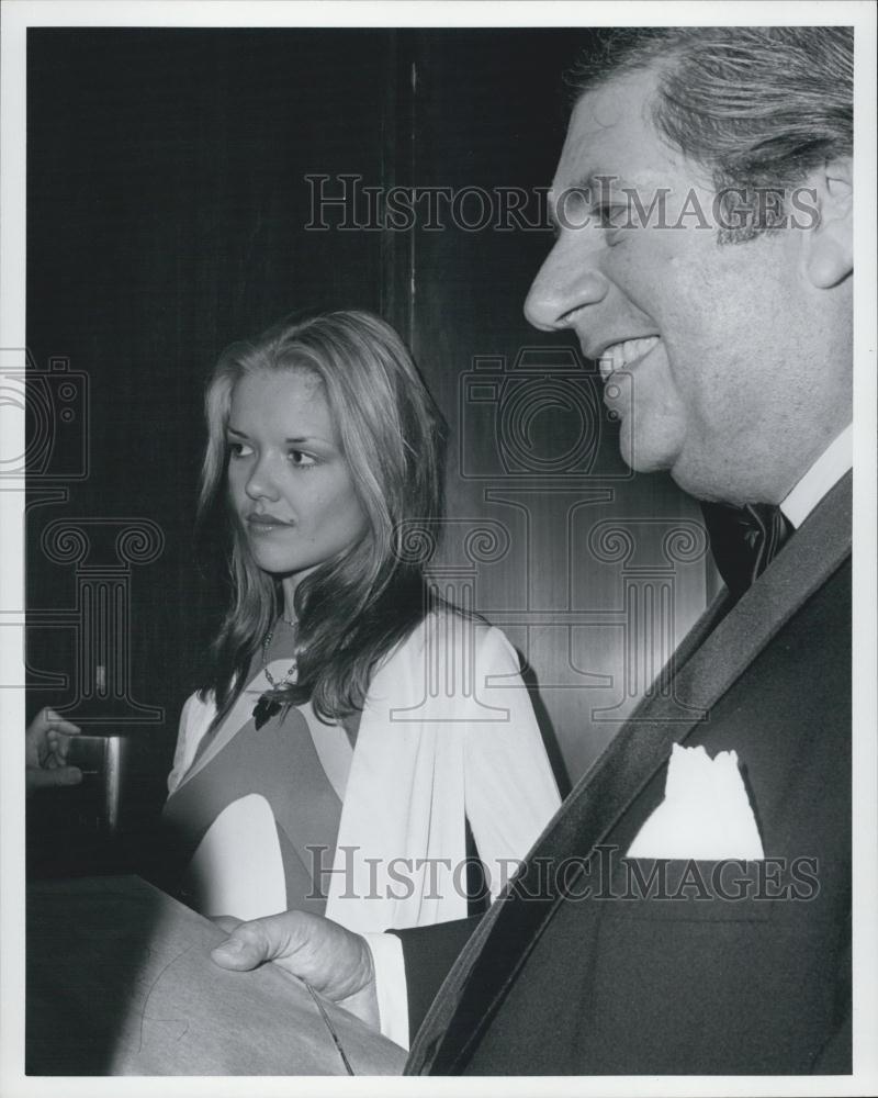 1974 Press Photo Mrs. Huntington Hartford with Gottfried Reinhardt - Historic Images