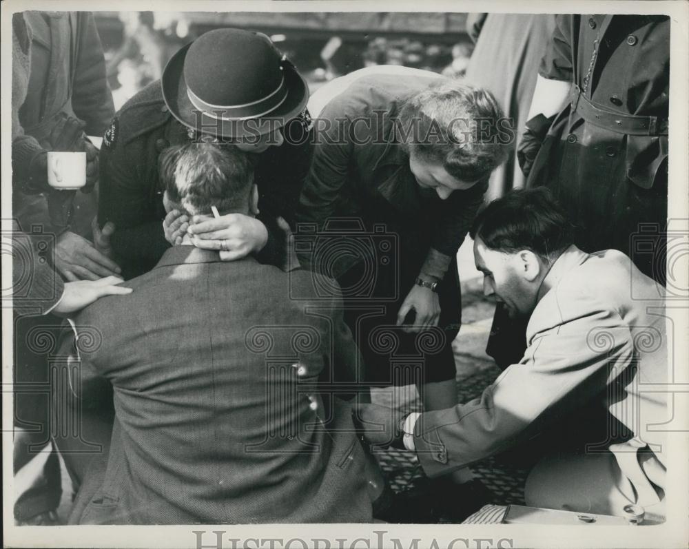 1952 Press Photo Many Killed in Triple Train Disaster at Harrow & Wealdstone Sta - Historic Images