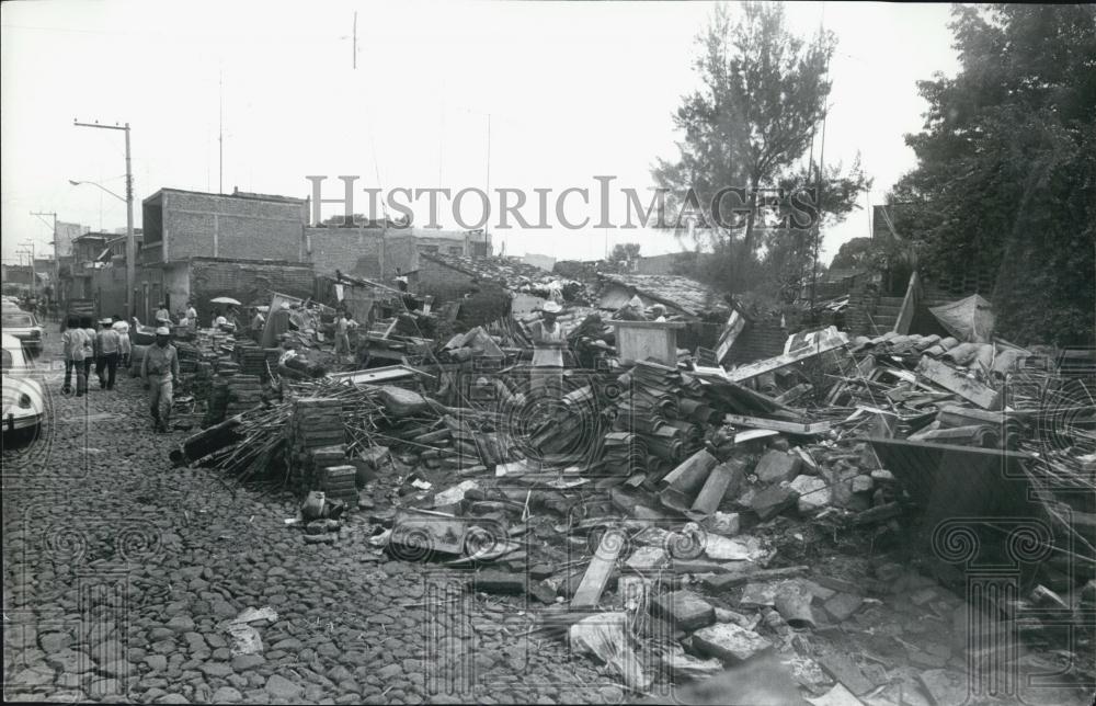 1973 Press Photo Dam Broke in Reviers Damage in Downtown Irapuato - Historic Images