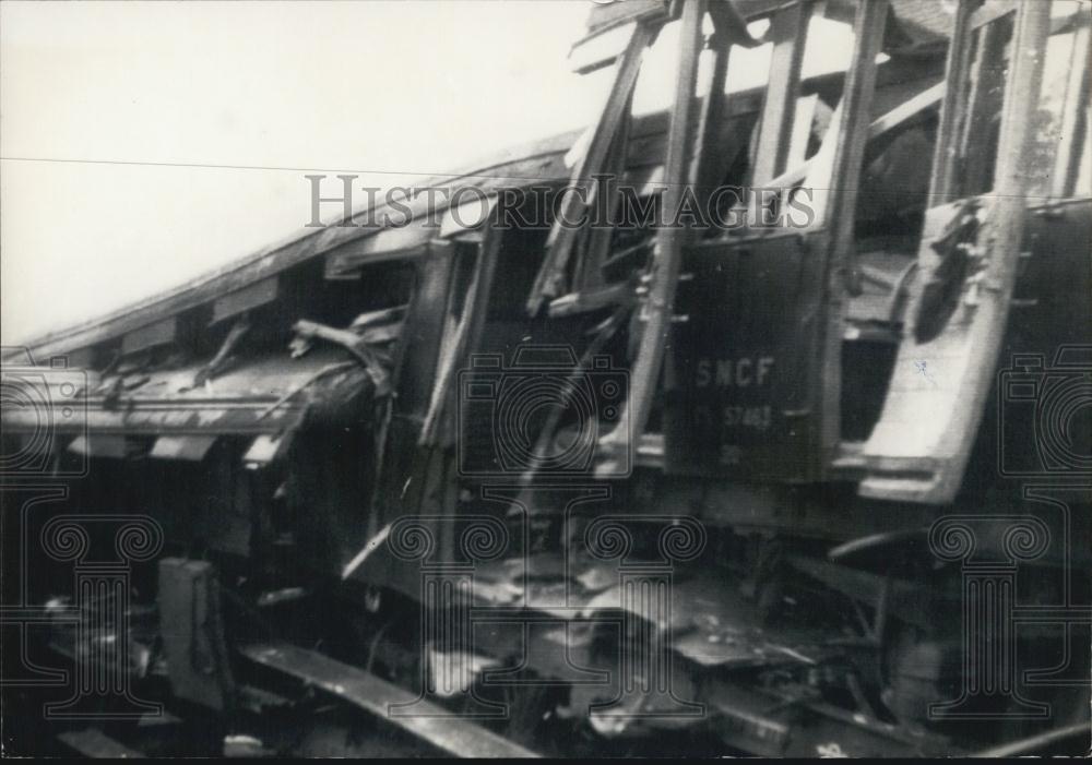 1952 Press Photo Train Crash, Lyon, France - Historic Images