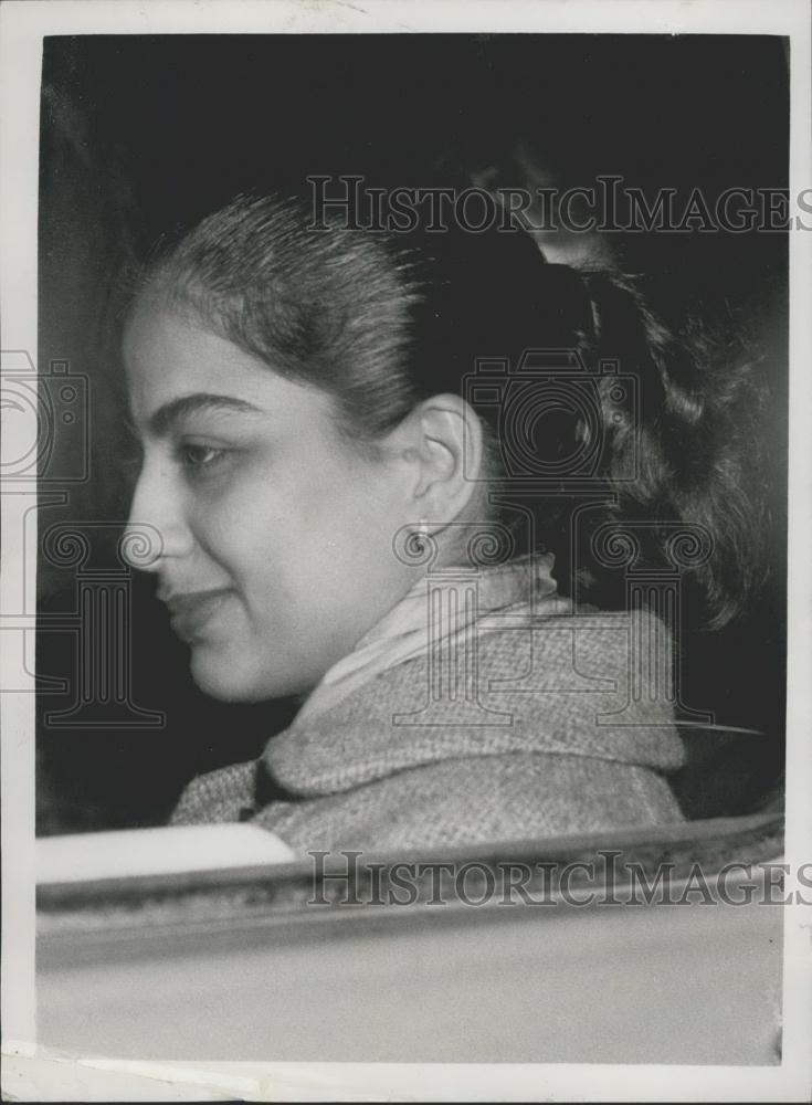 1959 Press Photo Dr. Peter William Gray attended the Tottenham Court - Historic Images