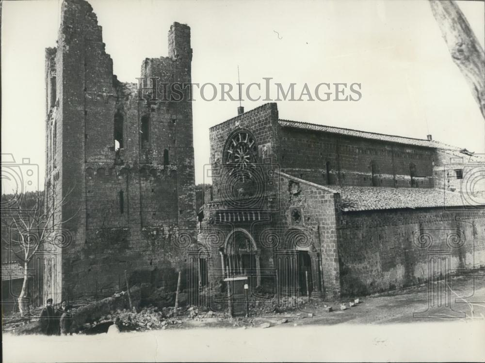 1971 Press Photo Earthquake damaged church in Tuscania - Historic Images
