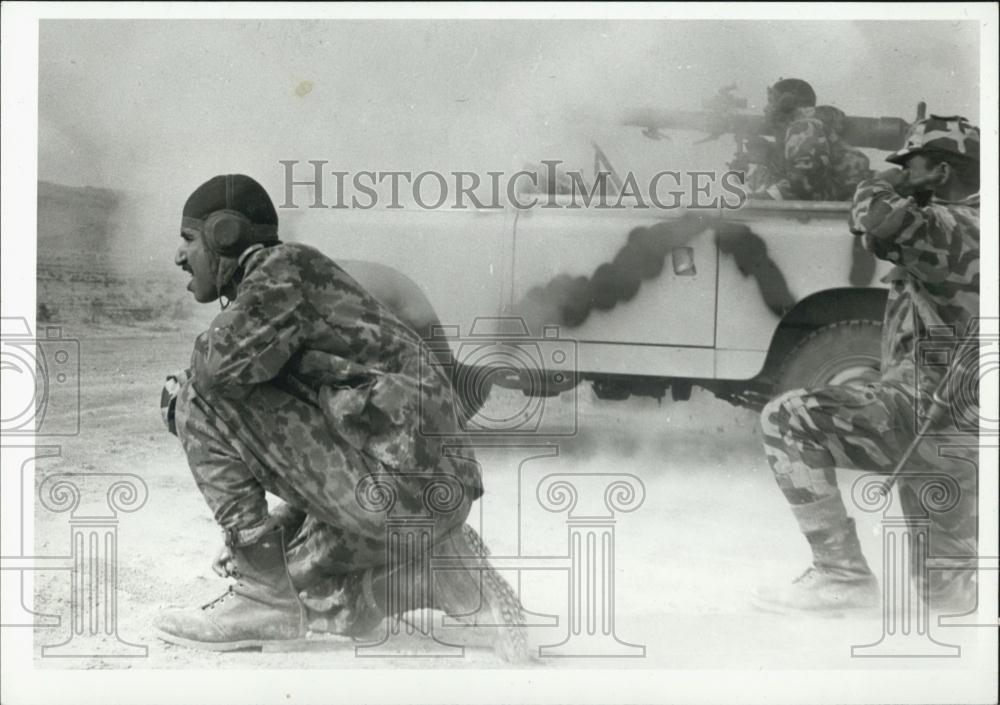 1969 Press Photo Members of the PLO firing of the 106 mm gun - Historic Images